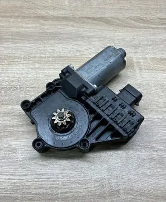 Opel Zafira B Front door window regulator motor 2013008192 994887