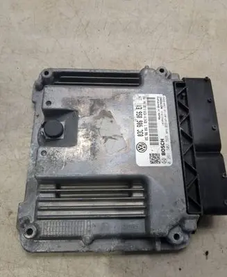 Volkswagen Golf V Engine control unit/module 03C906056EM 0261S02565 03C906056T