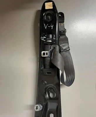 Volvo XC90 Front seatbelt 8619630