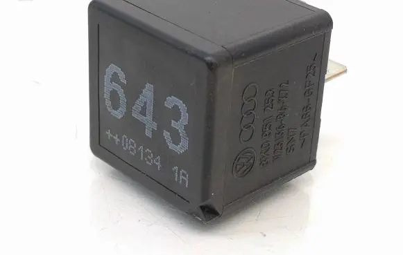 Audi A6 S6 C6 4F Other relay 8K0951253 643