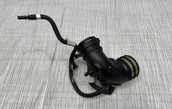 Maserati Levante Intercooler hose/pipe 670034741