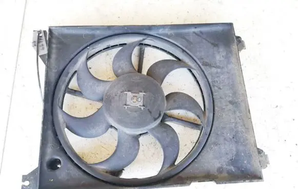 Hyundai Sonata Radiator cooling fan shroud 4569631