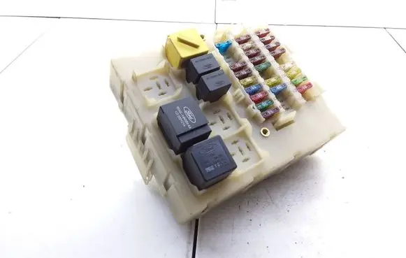 Ford Focus Fuse module 98AG14A073AH