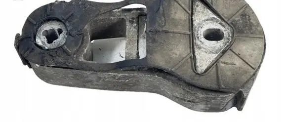 Ford Explorer V Engine mounting bracket DB53-6P082-AB