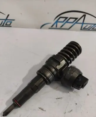 Volkswagen Golf Plus Fuel injector 038130073BN 0414720313