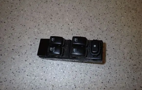 Suzuki Grand Vitara I Other switches/knobs/shifts RIOIPANELSZYB
