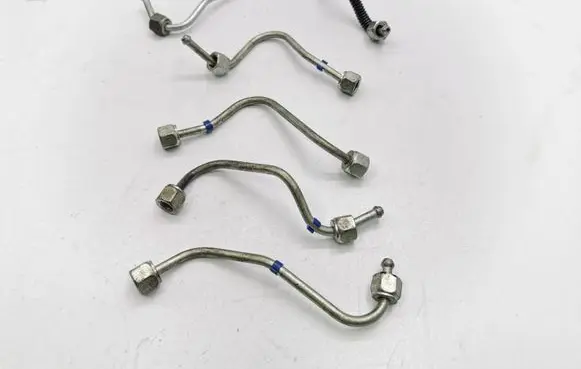Mazda CX-7 Fuel injector supply line/pipe 