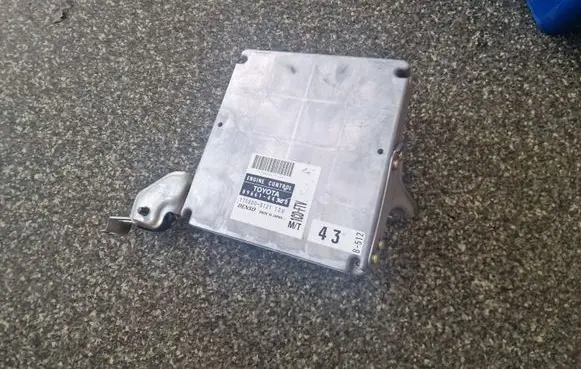 Toyota Avensis Verso Engine control unit/module 8966144360