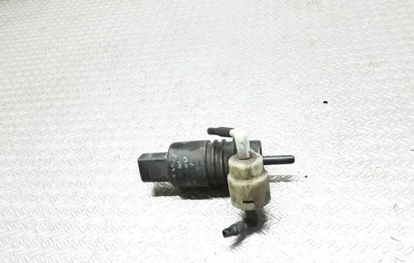 Volkswagen Polo Windscreen/windshield washer pump 1J0955651