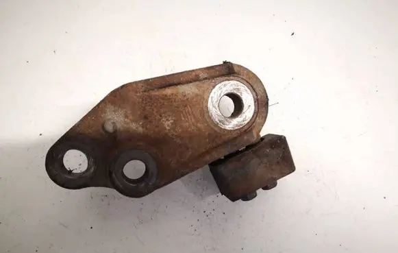 Toyota Corolla Verso AR10 Engine mounting bracket