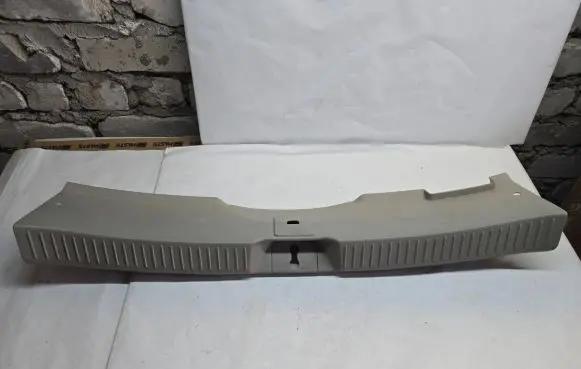 Mazda CX-7 Tailgate/boot cover trim set EG216889X