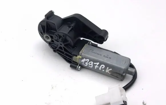 Mercedes-Benz ML W164 Seat adjustment motor 0390203209