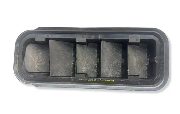 Volvo XC40 Quarter panel pressure vent 31449325
