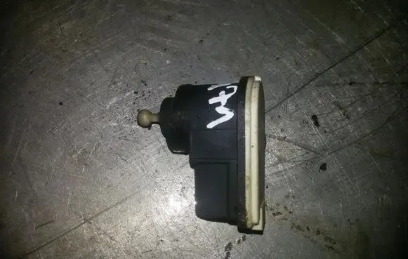 Ford Transit Headlight level adjustment motor yc1x13k198aa