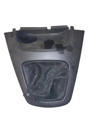Hyundai Tucson JM Gear shifter surround trim plastic 846512E000