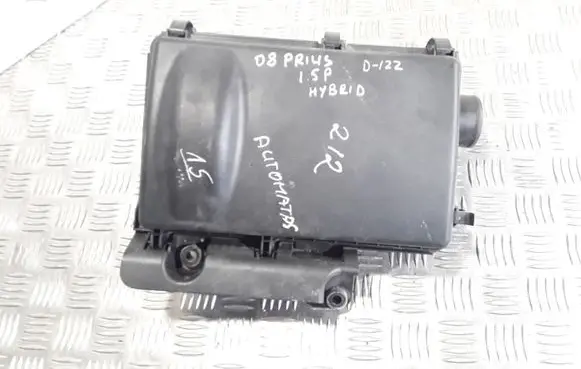 Toyota Prius (XW20) Air filter box 1001406970