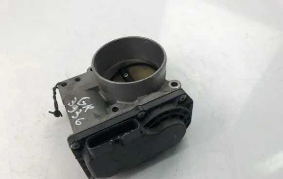 Volvo V70 Throttle valve 30711551
