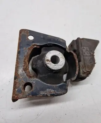 Toyota Prius (XW30) Engine mount bracket 1T11077402