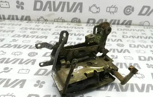 Land Rover Discovery Front door lock 01693A