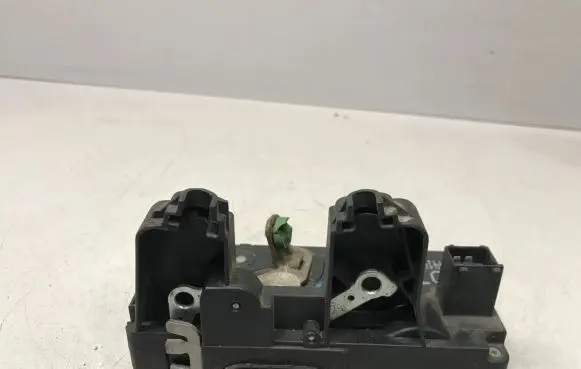 Opel Zafira A Rear door lock 24414135
