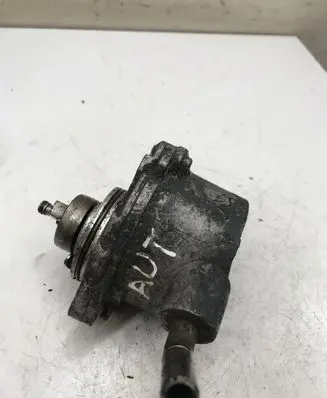 Jeep Grand Cherokee (WJ) Vacuum pump A6122300065