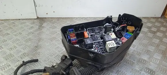Volkswagen Touareg II Fuse box set
