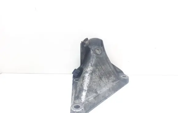 BMW 5 E60 E61 Engine mounting bracket 6769153 22116769153