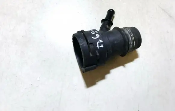 Audi A4 S4 B6 8E 8H Engine coolant pipe/hose