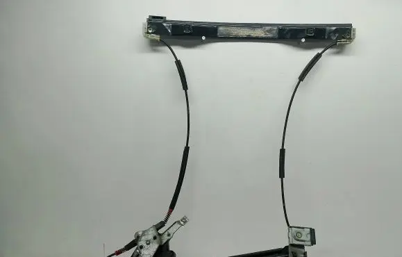 Ford Mondeo Mk III Front window lifting mechanism without motor 1S71F23200