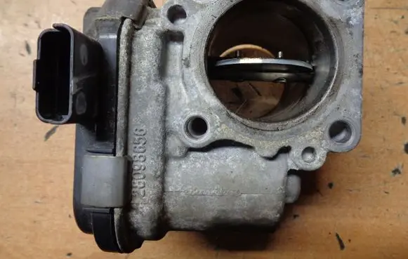 Peugeot 2008 I Throttle valve 9673534480