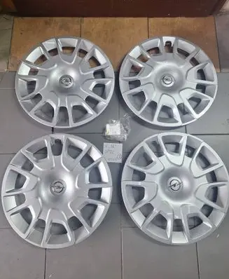 Opel Combo E R16 wheel hub/cap/trim 3551778