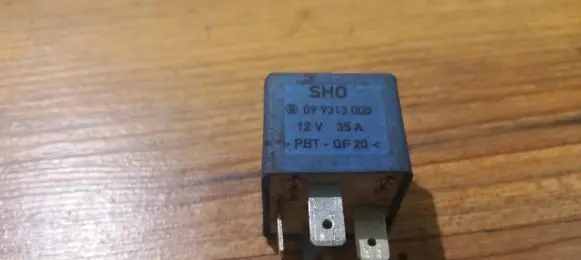 Volkswagen PASSAT B5.5 Other relay 8D0951253A 899313000