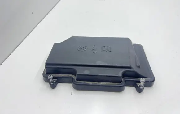 Mercedes-Benz C W205 Fuse box cover A2055400082