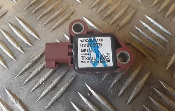 Volvo S40 Airbag deployment crash/impact sensor 9206975 MRSA58840A5