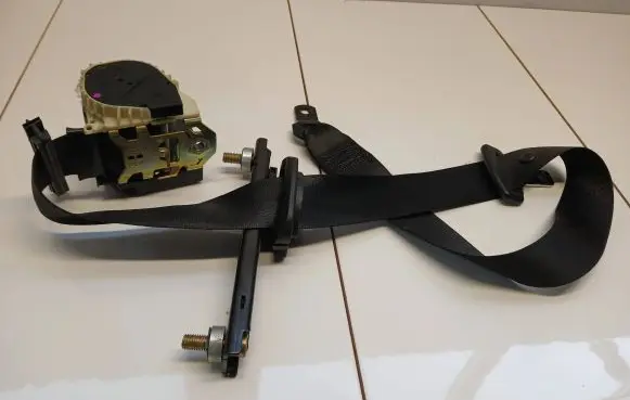 BMW X5 E53 Front seatbelt 33000338C TC107