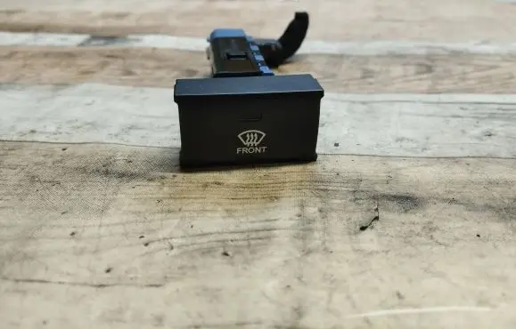 Hyundai Santa Fe Windscreen/window heater switch