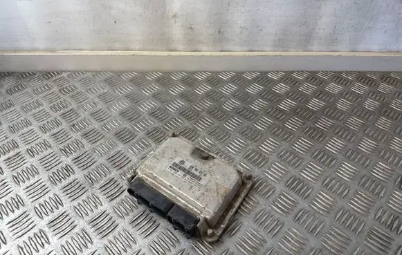 Volkswagen Polo III 6N 6N2 6NF Engine control unit/module 030906032 030906032BD 0261206767