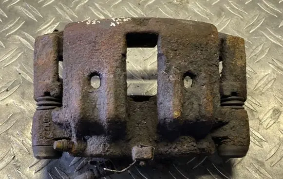 Iveco Daily 30.8 - 9 Front brake caliper