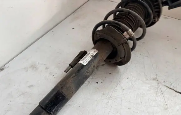 BMW 1 F20 F21 Front shock absorber with coil spring 6865128 15B038CD0136