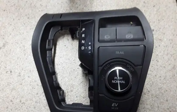 Toyota RAV 4 (XA50) A set of switches 75L724 75L728