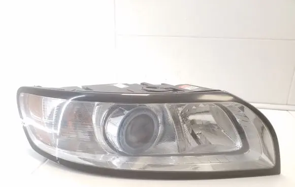Volvo V50 Headlight/headlamp 30763038 1307329210