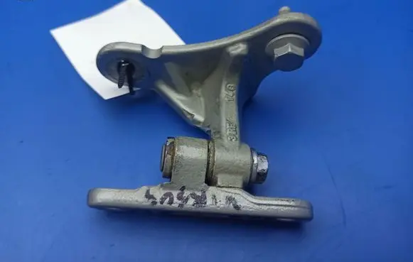Mercedes-Benz A W169 Front door upper hinge 3RE146 13RE