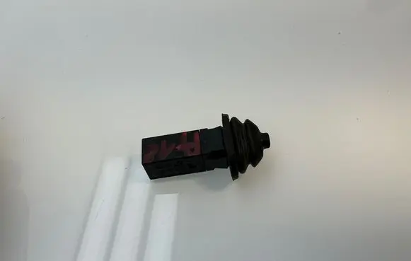 BMW X5 E70 Fuel tank opening switch 82289392
