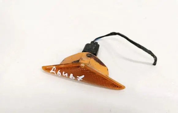Ford Mondeo Mk III Front fender indicator light 1S7113K309AC 1S71-13K309-AC