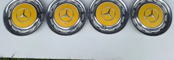 Mercedes-Benz W123 R14 wheel hub/cap/trim 