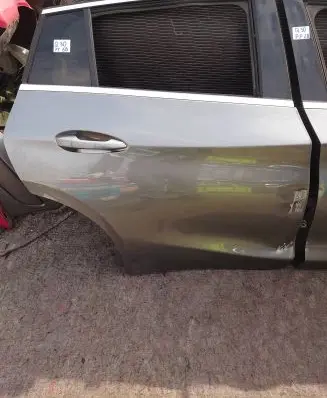 Infiniti Q30 Front door