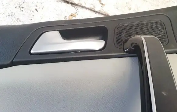 KIA Sportage Front door interior handle 0m10
