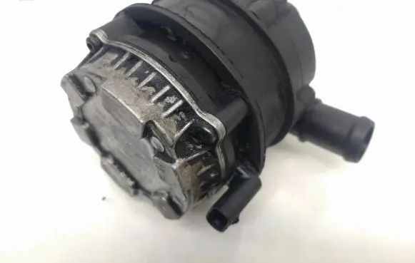 Volkswagen PASSAT B8 Electric auxiliary coolant/water pump 04L965567A 039202006
