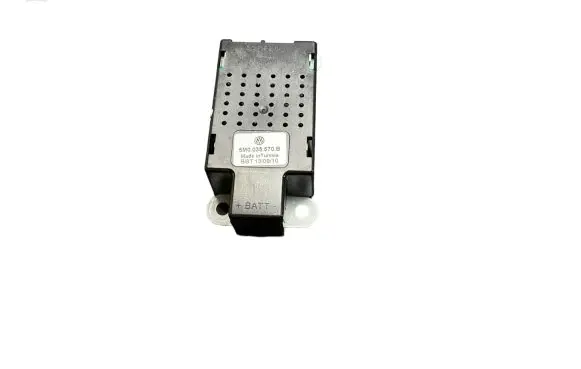 Volkswagen Golf VI Aerial antenna amplifier 5M0035570B