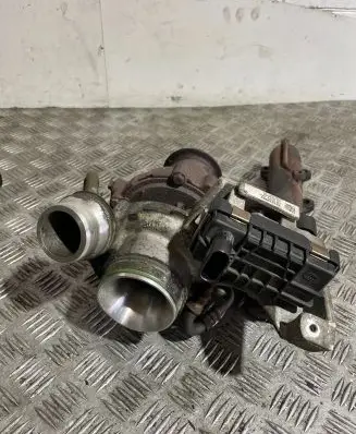 BMW 5 F10 F11 Turbo 7810189 781018902 767378